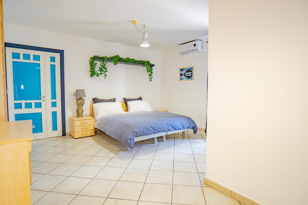 Castle Living Apartment Катания Екстериор снимка