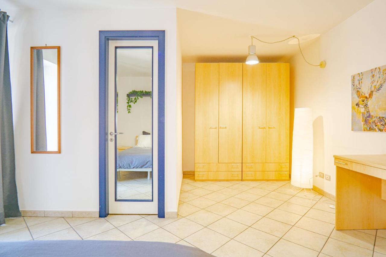 Castle Living Apartment Катания Екстериор снимка