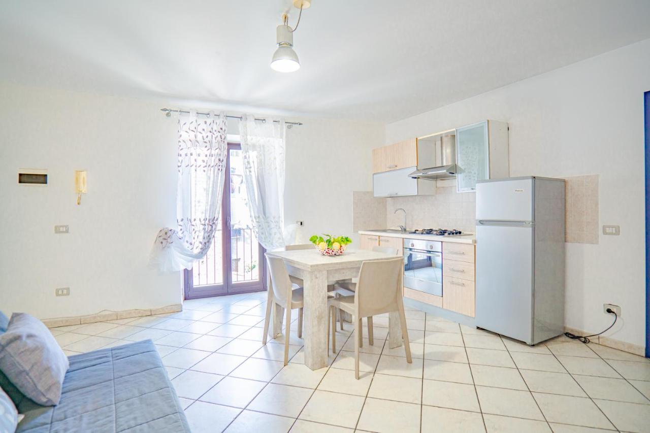 Castle Living Apartment Катания Екстериор снимка