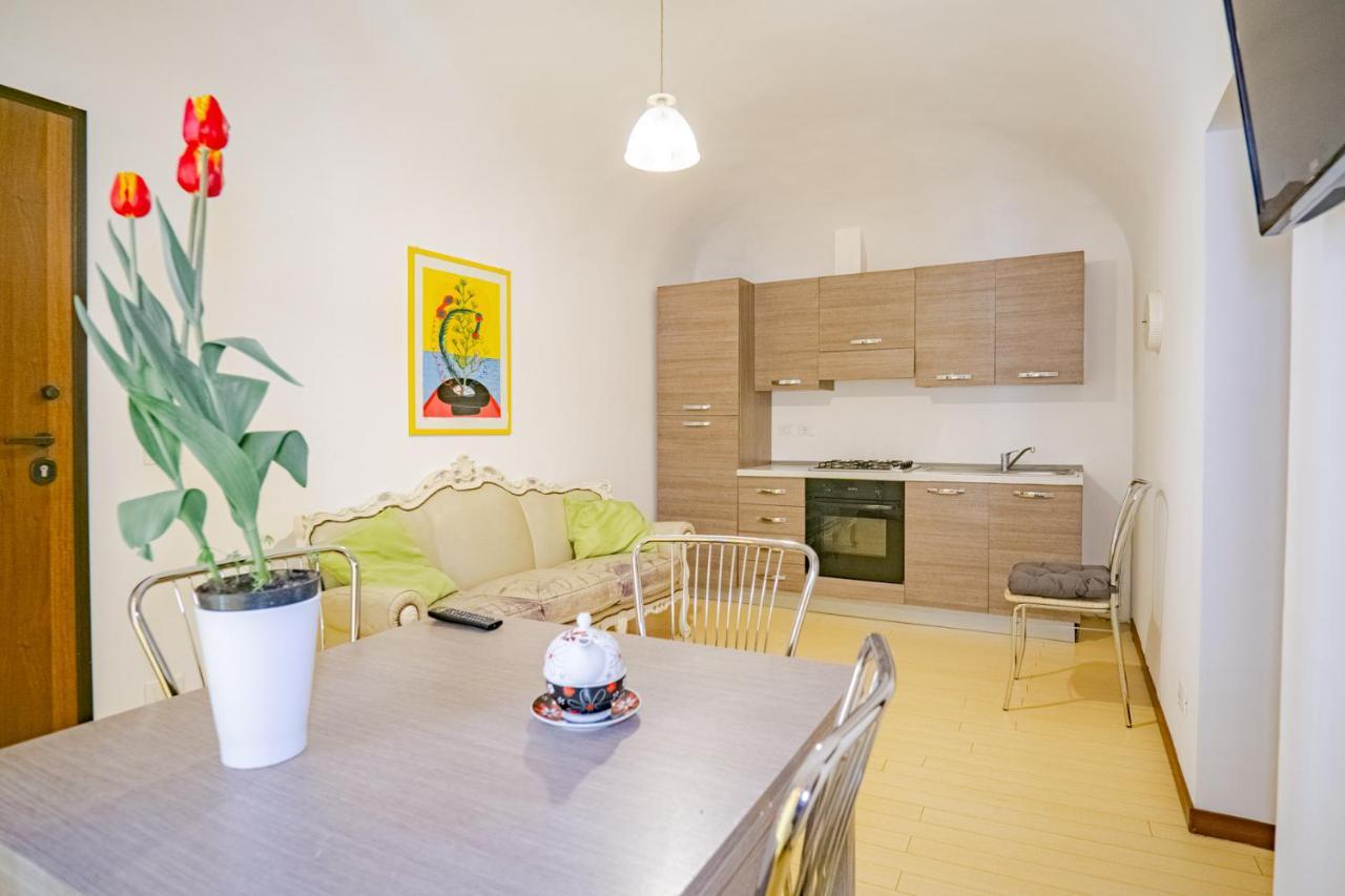 Castle Living Apartment Катания Екстериор снимка