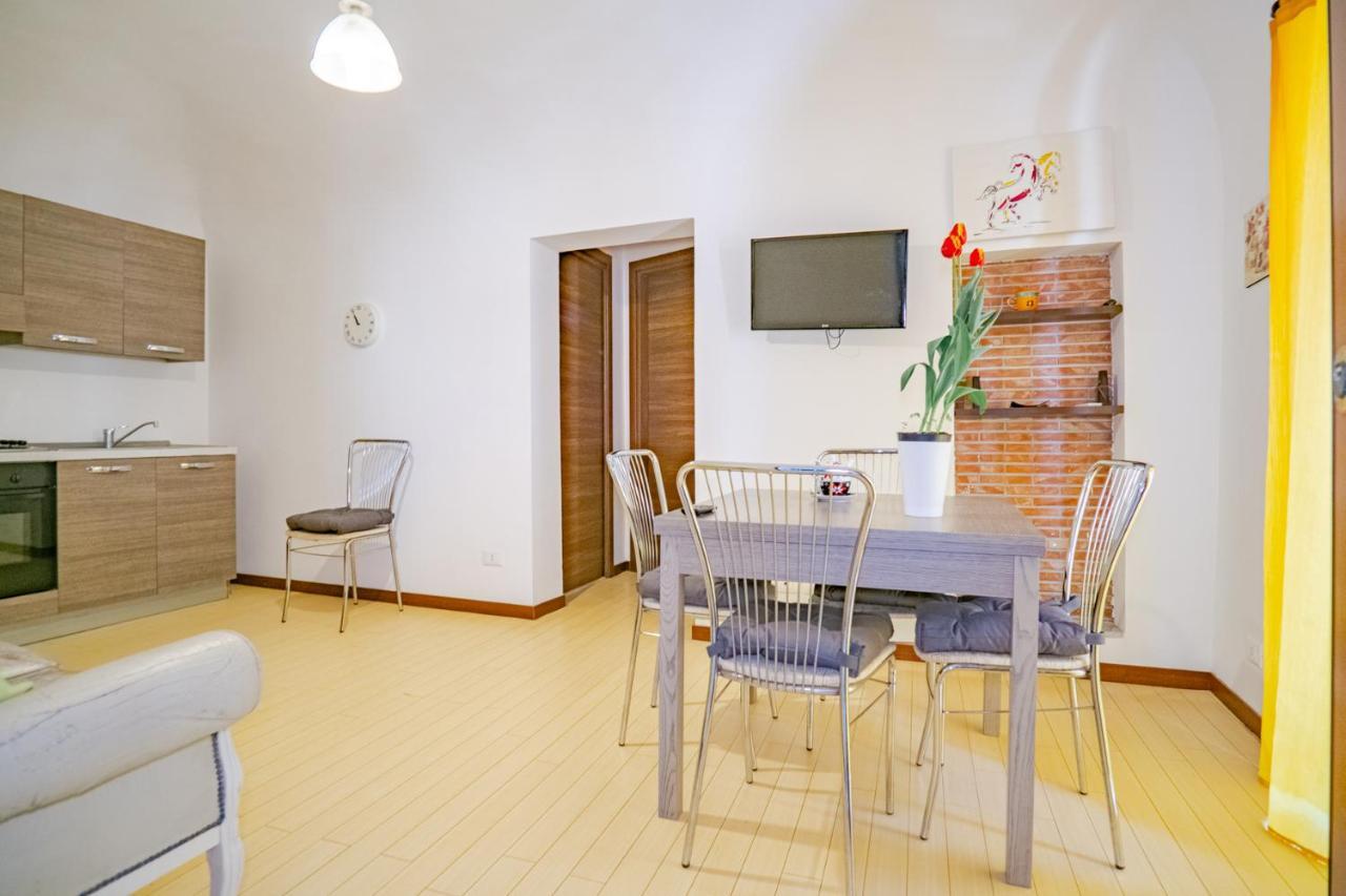 Castle Living Apartment Катания Екстериор снимка