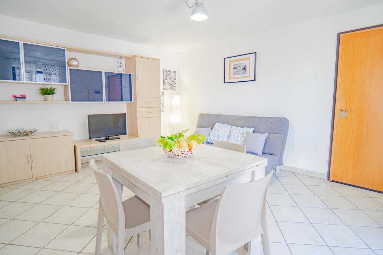 Castle Living Apartment Катания Екстериор снимка