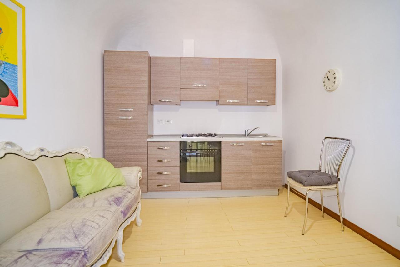 Castle Living Apartment Катания Екстериор снимка