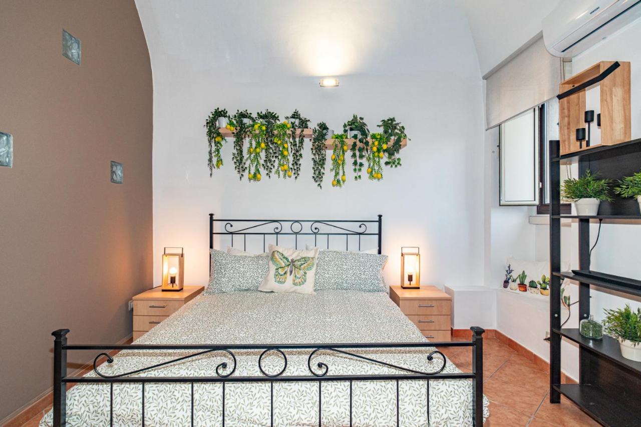 Castle Living Apartment Катания Екстериор снимка