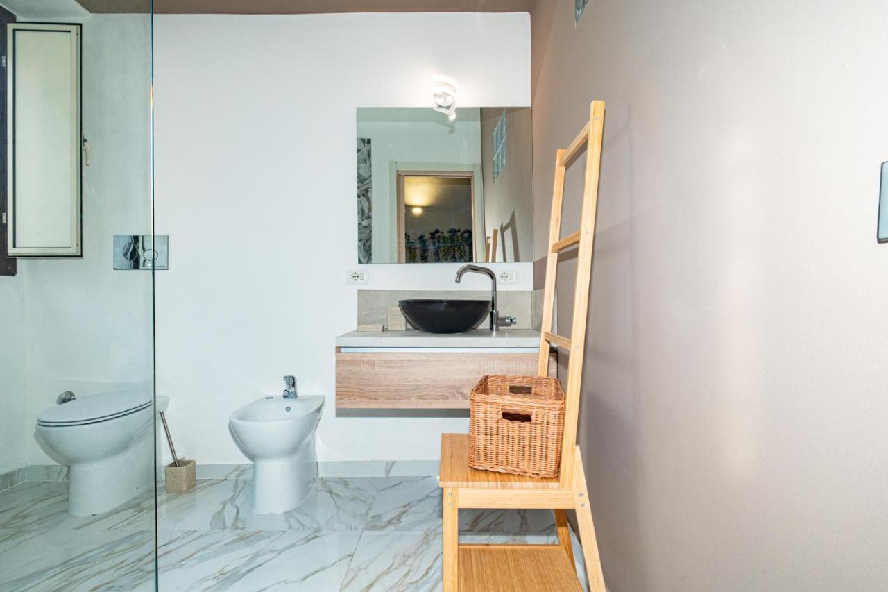 Castle Living Apartment Катания Екстериор снимка