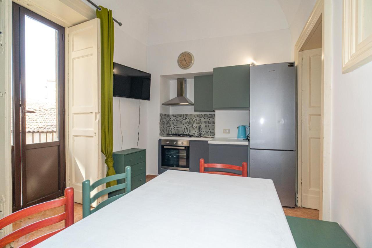 Castle Living Apartment Катания Екстериор снимка