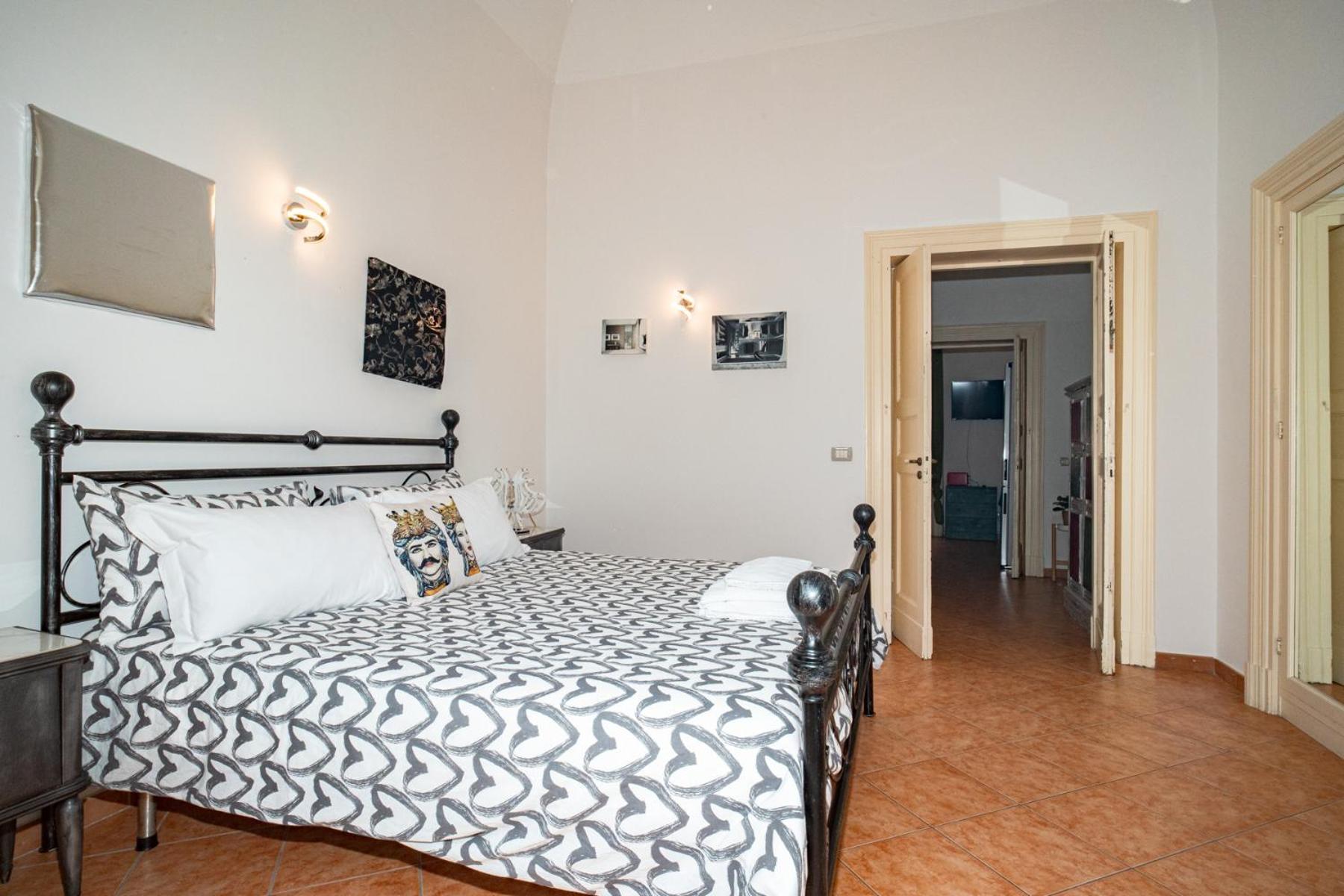Castle Living Apartment Катания Екстериор снимка