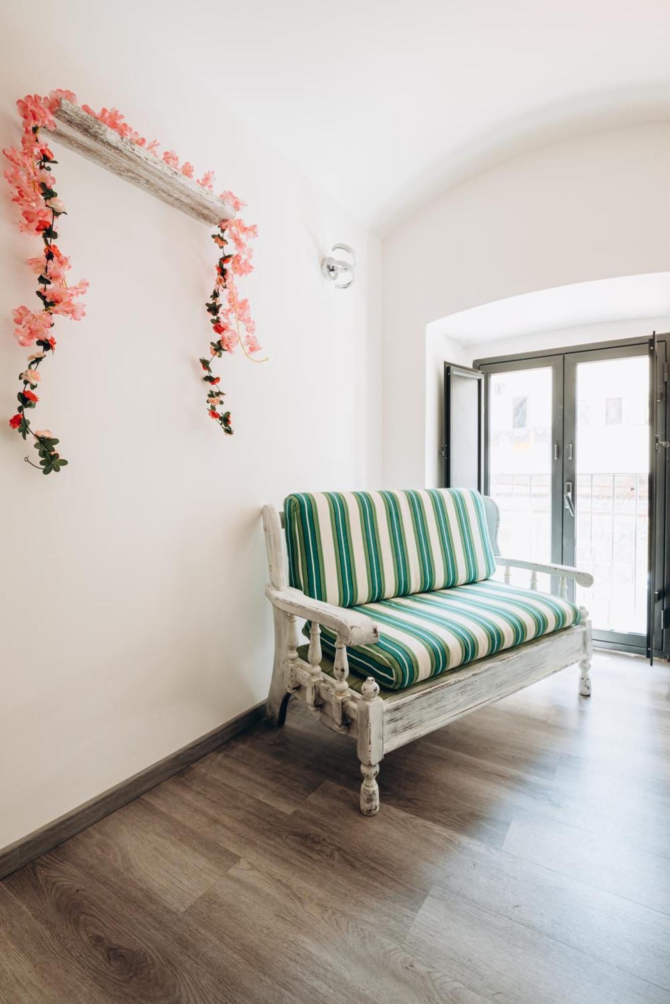 Castle Living Apartment Катания Екстериор снимка
