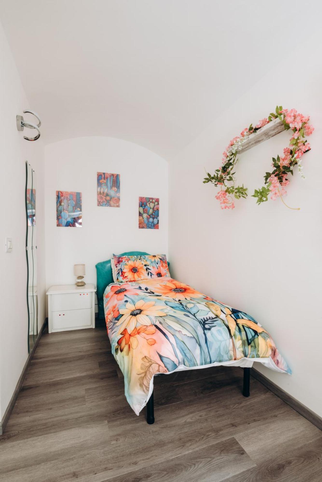 Castle Living Apartment Катания Екстериор снимка
