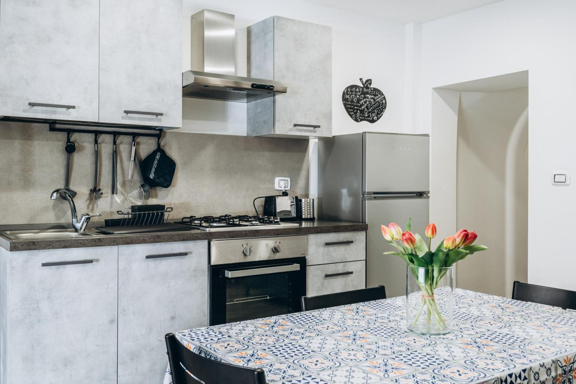 Castle Living Apartment Катания Екстериор снимка